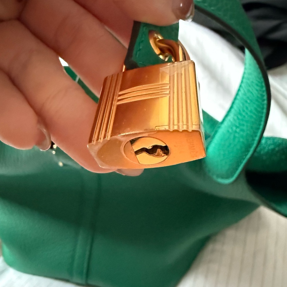 NEW Hermes Picotin 22 in vert vertigo clemence leather - Picture 3 of 5